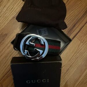UNISEX!  Authentic Gucci Black Sherry line Belt with Silver Logo Buckle